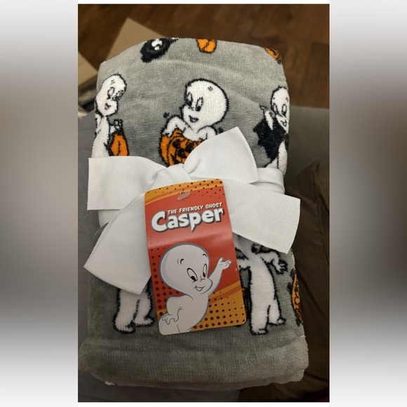 Set of 2 Casper the Friendly Ghost In Halloween Costumes Bath Plush Hand Towels - Picture 1 of 4